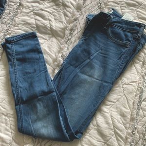 Hollister Light Wash Jegging Size 5 / Length Short